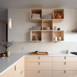 Open Kitchen Cabinets: Form, Texture, and the Quiet Ideas of Space