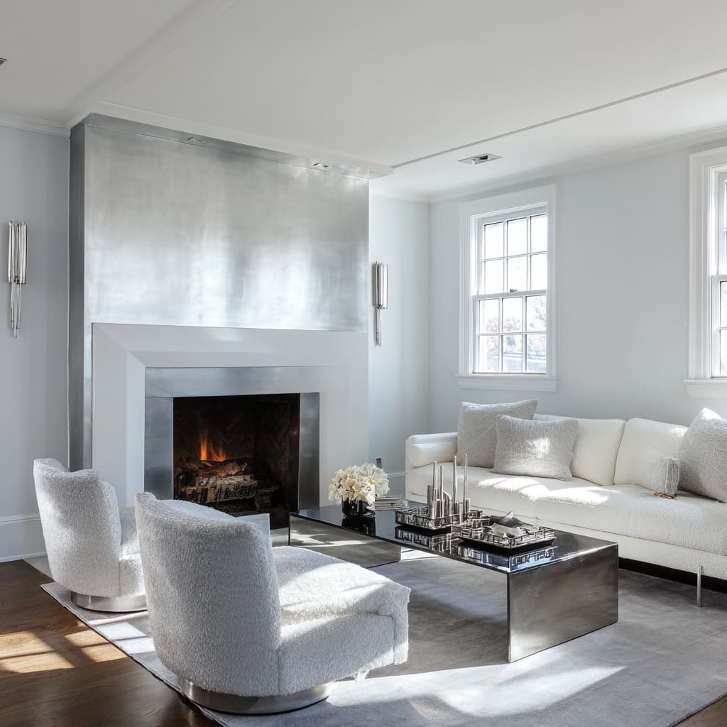 Idea para sala moderna y compacta en negro y plata con pared de chimenea en metal cepillado y apliques cromados Idea para sala moderna y compacta en negro y plata con pared de chimenea en metal cepillado y apliques cromados